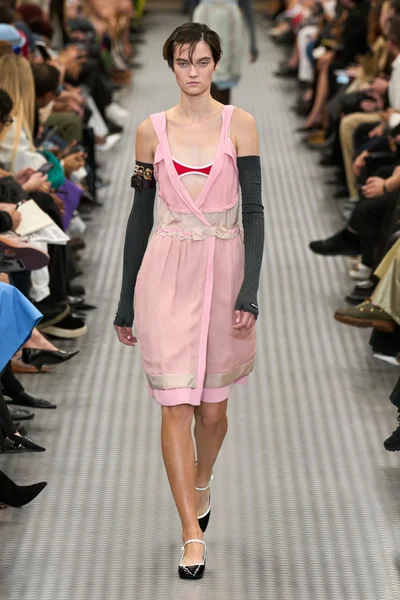 Look 64